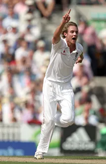 Stuart Broad Takes Ricky Ponting Wicket