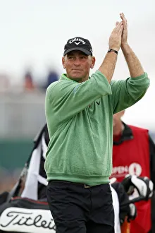 Fans Prints: Thomas Bjorn Acknowledges The Fans