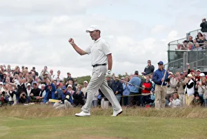 Thomas Levet Chips In For Eagle On 4th Green