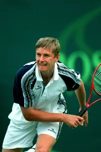 Serve Prints: Yevgeny Kafelnikov