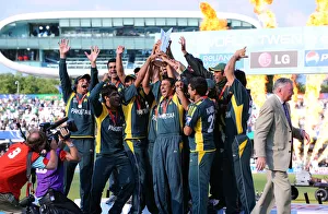 Lanka Prints: Younus Khan Lifts Trophy
